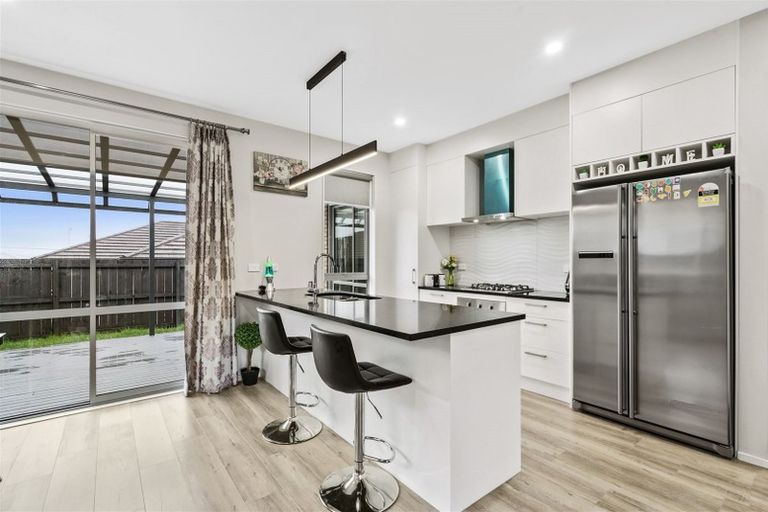 Photo of property in 14 Parton Road, Pukekohe, 2120