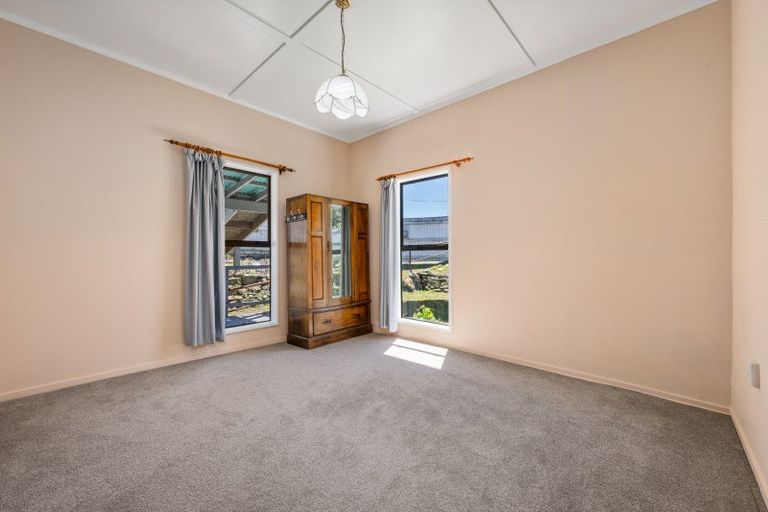 Photo of property in 62 Waikawa Road, Picton, 7220