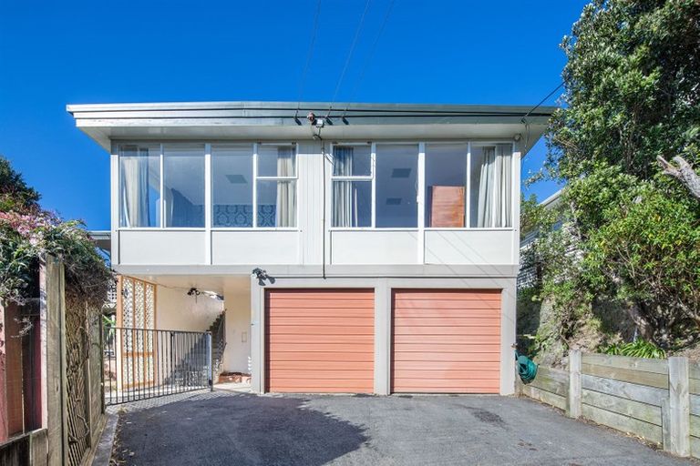 Photo of property in 54 Bassett Road, Johnsonville, Wellington, 6037