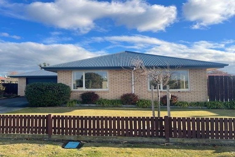 Photo of property in 6 Seadown Crescent, Amberley, 7410