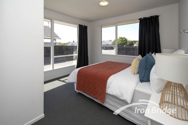 Photo of property in 33 Lamorna Road, Parklands, Christchurch, 8083