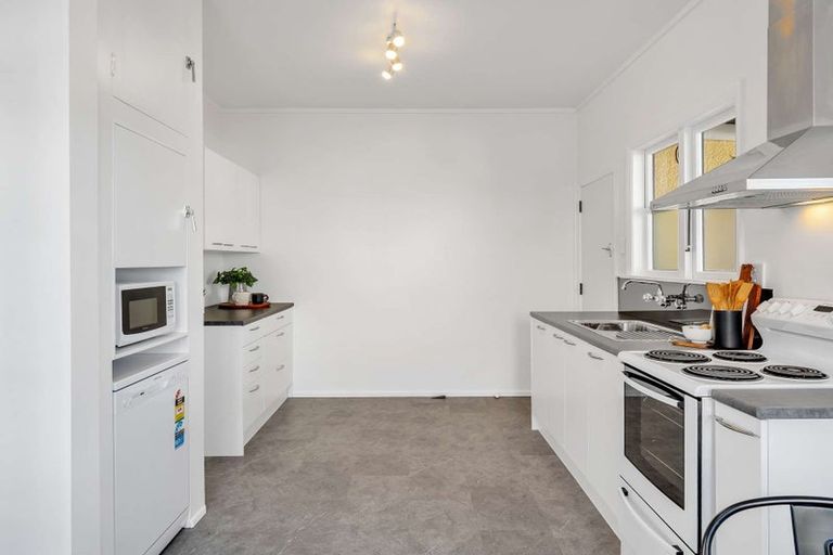 Photo of property in 36 Wilton Street, Levin, 5510