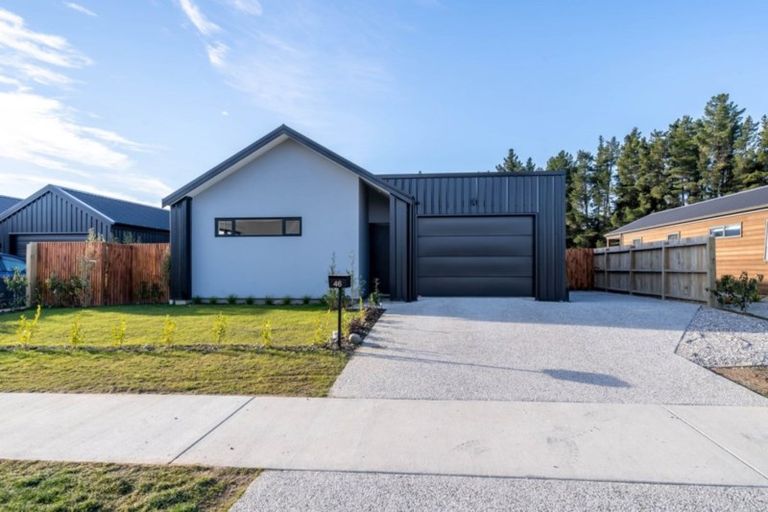 Photo of property in 46 Mount Creighton Crescent, Wanaka, 9305