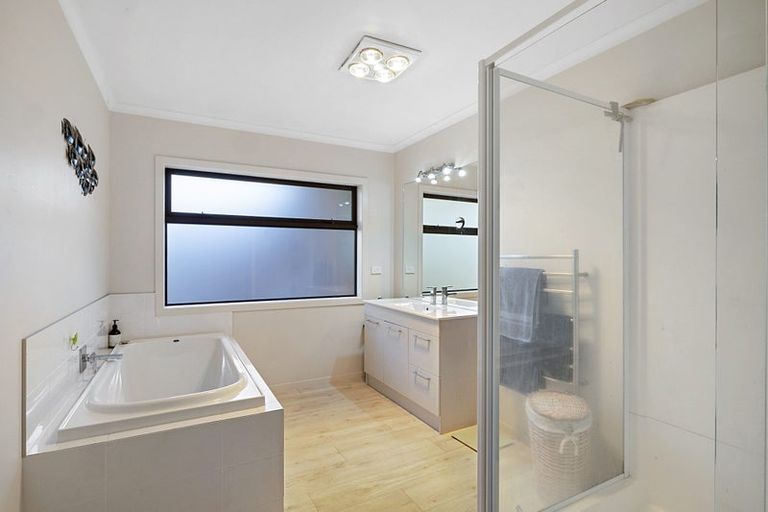 Photo of property in 111 Queens Road, Glen Avon, New Plymouth, 4312