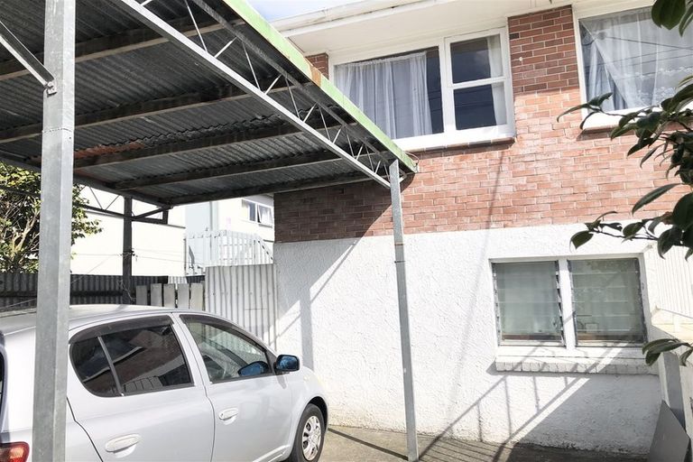 Photo of property in 75 Larnoch Road, Henderson, Auckland, 0610