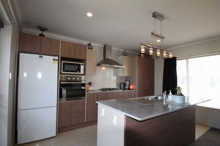 Photo of property in 11 Montague Grove, Stratford, 4332