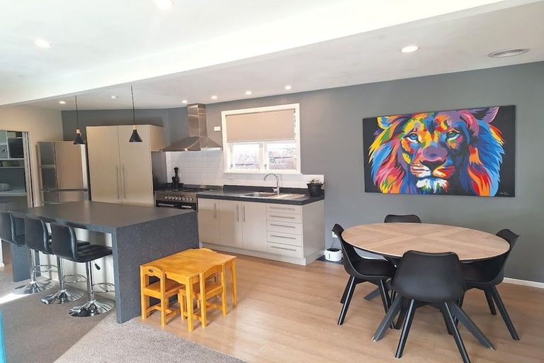 Photo of property in 17 Thomas Street, Stokes Valley, Lower Hutt, 5019