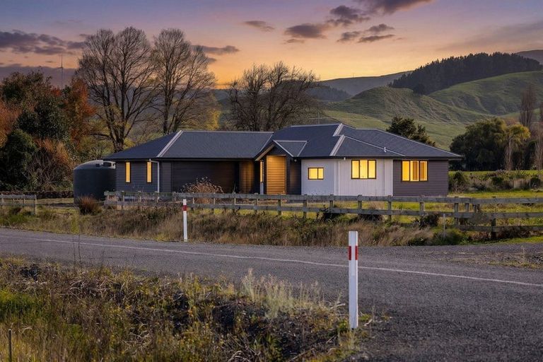 Photo of property in 21 Latha Grove, Woodville, 4999