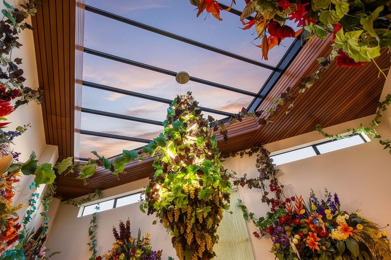 Photo of property in 3 Holyoake Place, Chatswood, Auckland, 0626