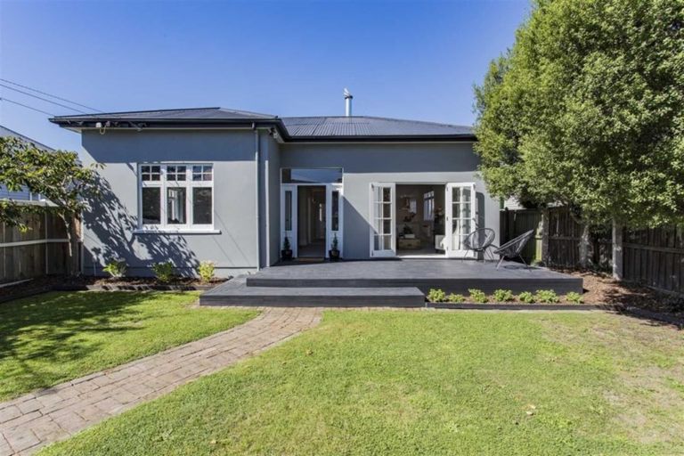 Photo of property in 58 Hawkesbury Avenue, St Albans, Christchurch, 8014