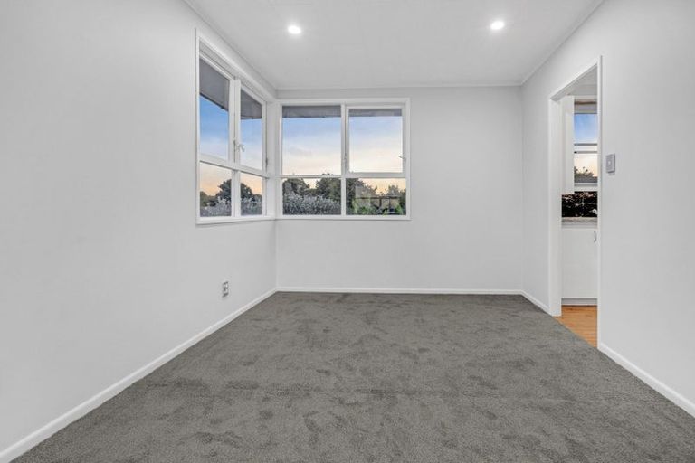 Photo of property in 15 Burbridge Road, Favona, Auckland, 2024