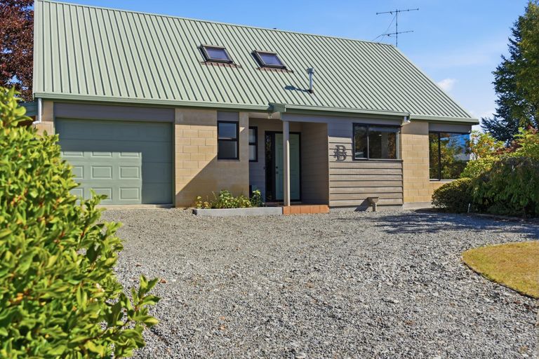 Photo of property in 31 Simons Street, Twizel, 7901