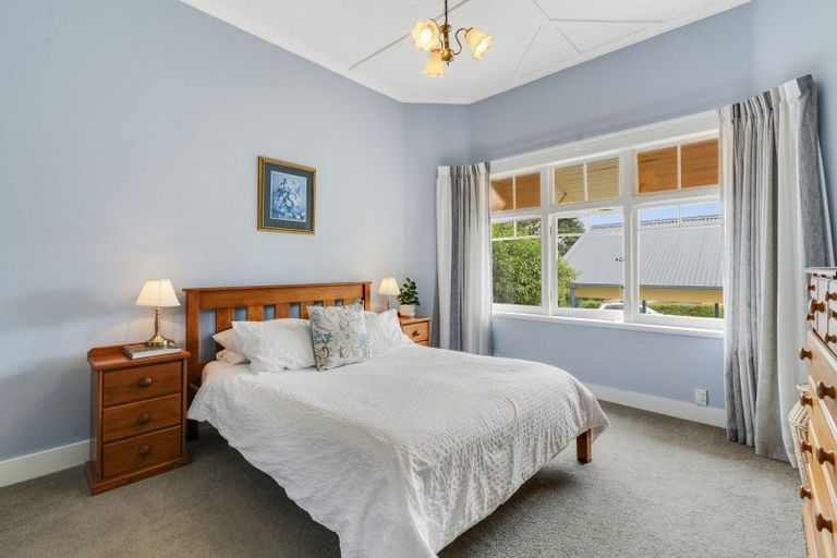 Photo of property in 1/6 Valley Road, Northcote, Auckland, 0626