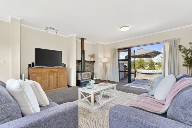 Photo of property in 4 Pisa Moorings Road, Mount Pisa, Cromwell, 9383