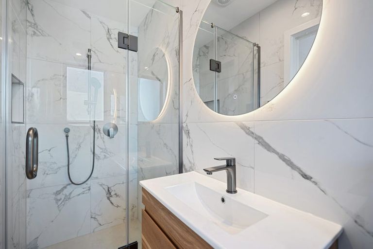 Photo of property in 5d Glendhu Road, Bayview, Auckland, 0629