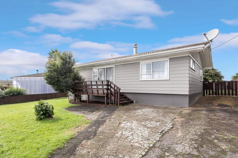 Photo of property in 1/62 Forest Road, Henderson, Auckland, 0612