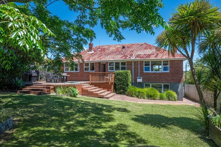 Photo of property in 279 Glengarry Road, Glen Eden, Auckland, 0602