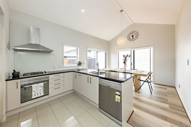 Photo of property in 17 Hirimate Place, Flat Bush, Auckland, 2019