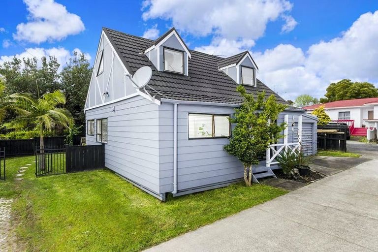 Photo of property in 1/31 Sunnyfield Crescent, Glenfield, Auckland, 0629
