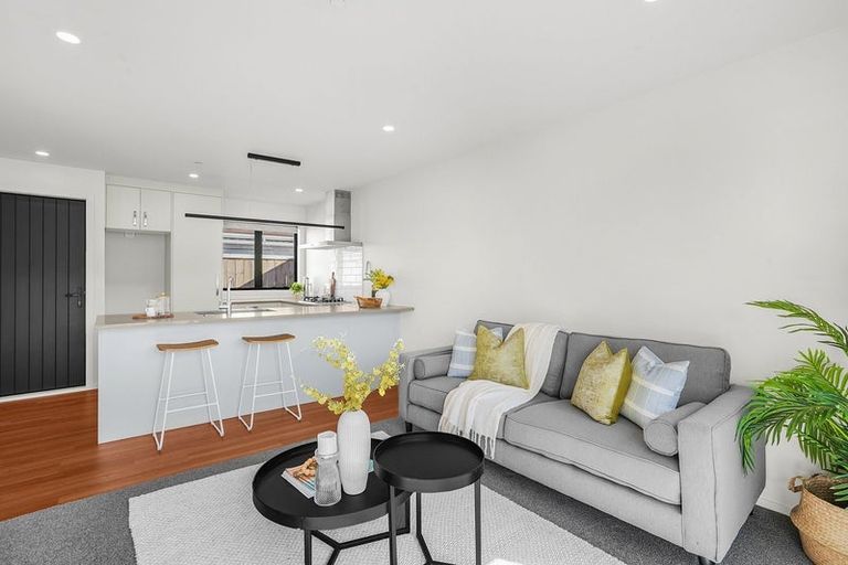 Photo of property in 2/6 Exchange Street, Ebdentown, Upper Hutt, 5018