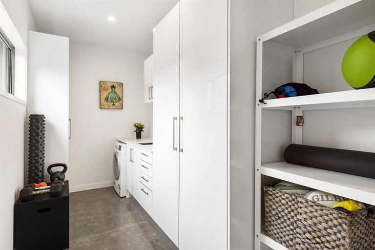 Photo of property in 75a Shakespeare Road, Milford, Auckland, 0620