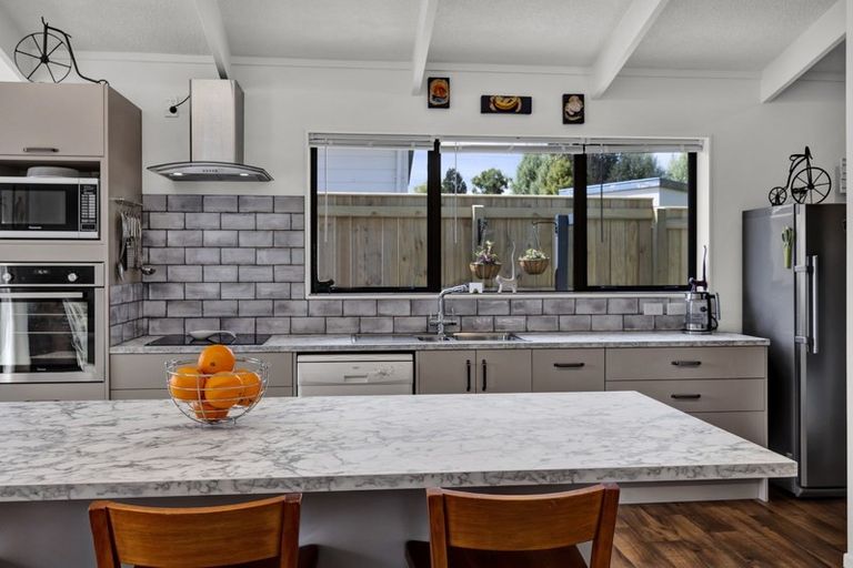 Photo of property in 20 Montjoy Street, Stratford, 4332