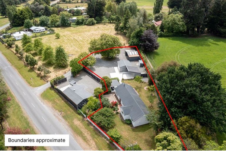 Photo of property in 4 Golf Links Road, Rangiora, 7473