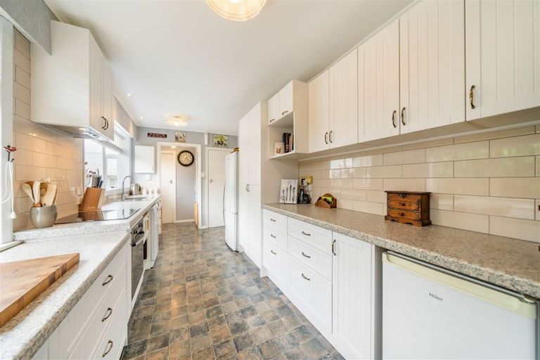 Photo of property in 42 Milton Street, Trentham, Upper Hutt, 5018