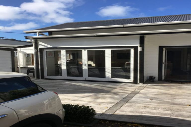 Photo of property in 75 Creswick Terrace, Northland, Wellington, 6012