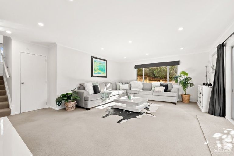 Photo of property in 15 Frankie Stevens Place, Riverstone Terraces, Upper Hutt, 5018