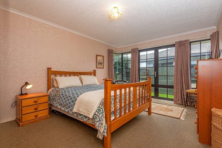 Photo of property in 19 Caroline Crescent, Highbury, Palmerston North, 4412