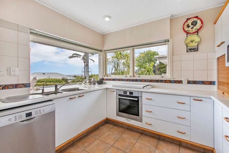 Photo of property in 139 Glenfield Road, Hillcrest, Auckland, 0626