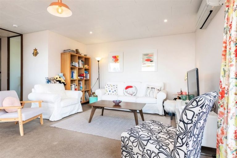 Photo of property in 88 Roberts Road, Te Atatu South, Auckland, 0610