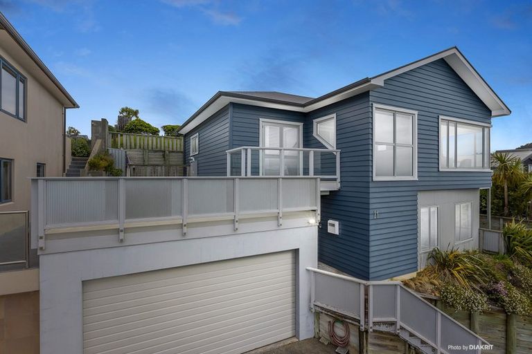 Photo of property in 21 Napier Street, Karaka Bays, Wellington, 6022