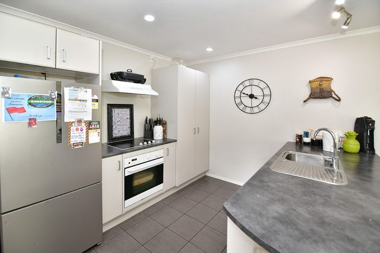 Photo of property in 27 Amberly Rise, Helensville, 0800