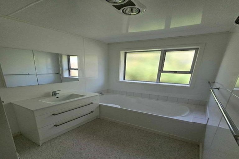 Photo of property in 167 Mcmurdo Street, Tinwald, Ashburton, 7700