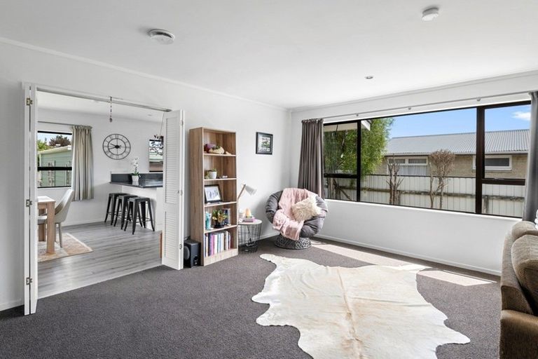 Photo of property in 6 Highbury Drive, Levin, 5510