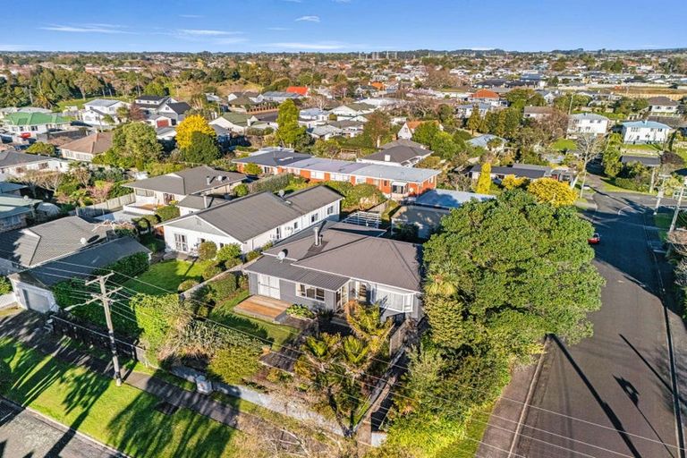 Photo of property in 9 Selwyn Street, Lower Vogeltown, New Plymouth, 4310