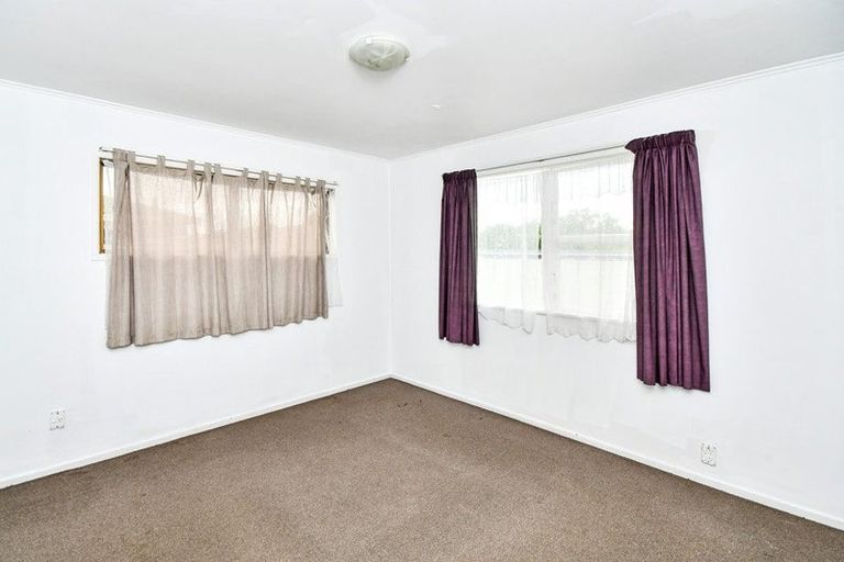 Photo of property in 15 Gainsborough Street, Manurewa, Auckland, 2102