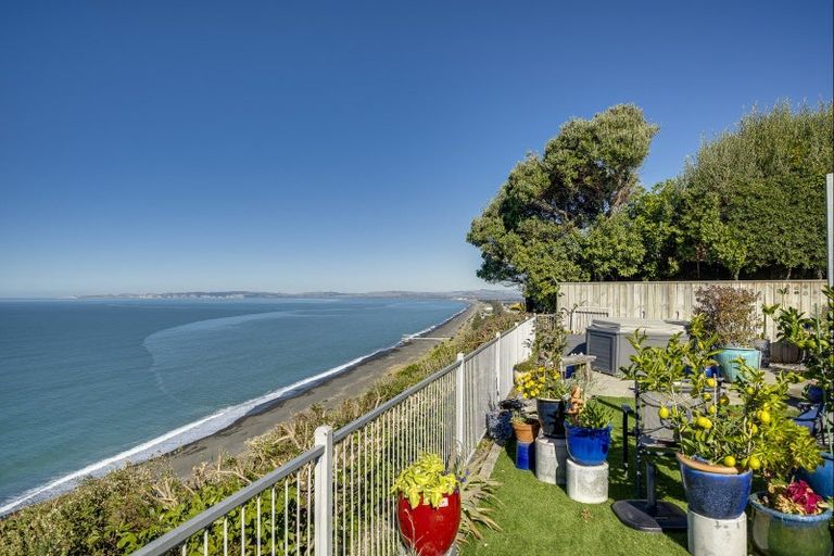 Photo of property in 130a Priestley Terrace, Bluff Hill, Napier, 4110
