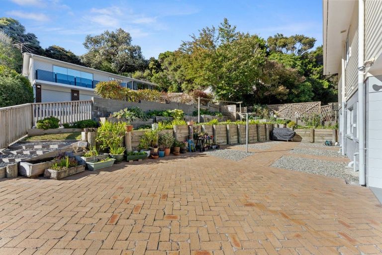 Photo of property in 37 Holland Street, Wainuiomata, Lower Hutt, 5014
