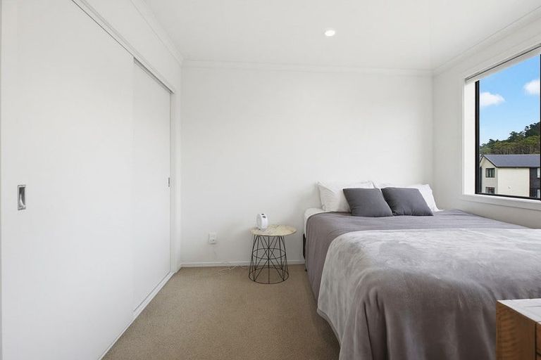 Photo of property in 15 Holystone Road, Whitby, Porirua, 5024
