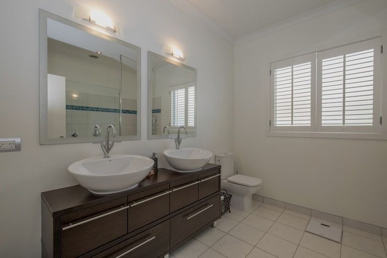 Photo of property in 2 Elderberry Crescent, Wanaka, 9305