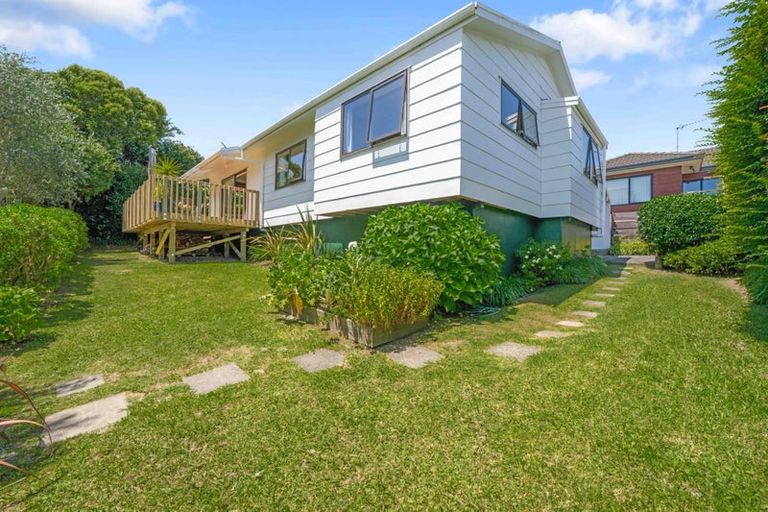 Photo of property in 1/57 Seaview Road, Glenfield, Auckland, 0629