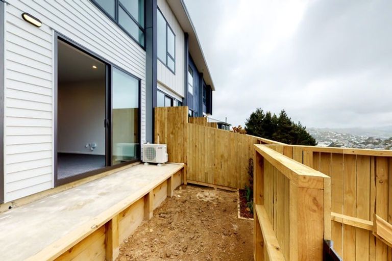 Photo of property in 12/62u Spenmoor Street, Newlands, Wellington, 6037