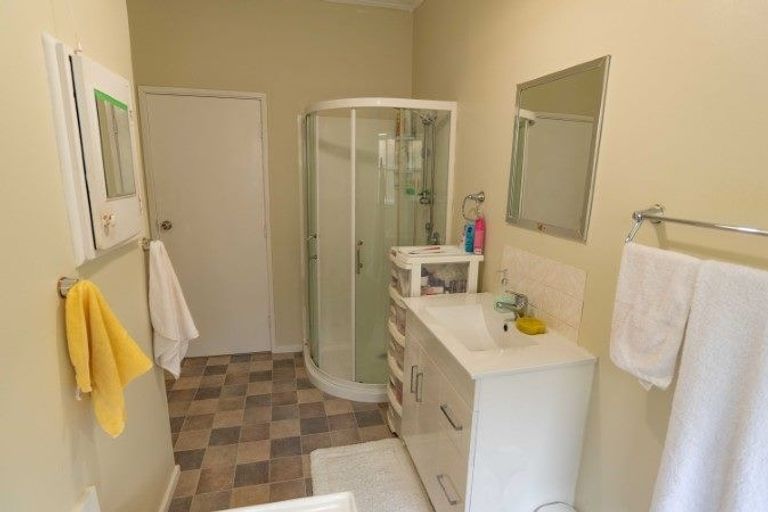 Photo of property in 2 Braemar Terrace, Johnsonville, Wellington, 6037