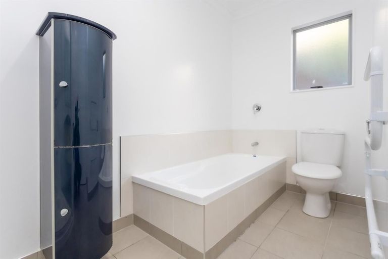 Photo of property in 32 Monte Cassino Place, Birkdale, Auckland, 0626