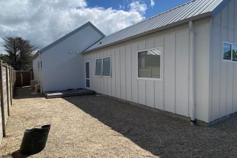 Photo of property in 4 Maeha Drive, Matakana, 0985