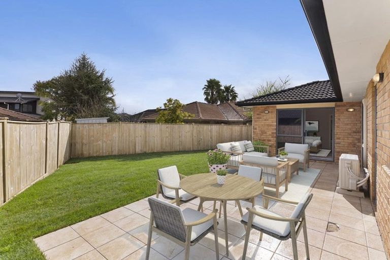 Photo of property in 12 Elwyn Close, Flat Bush, Auckland, 2016