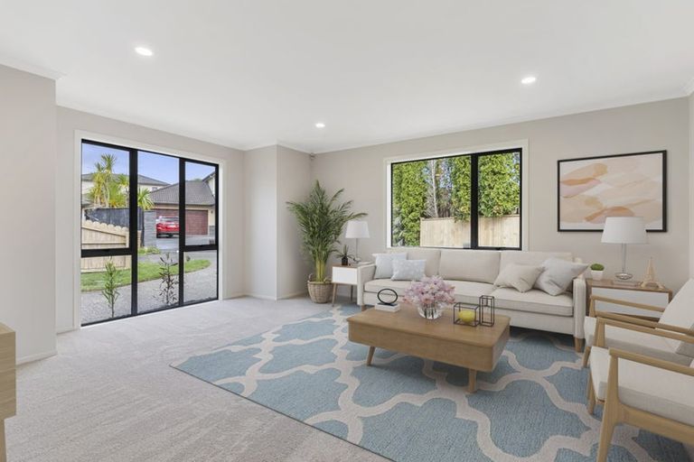 Photo of property in 12 Elwyn Close, Flat Bush, Auckland, 2016